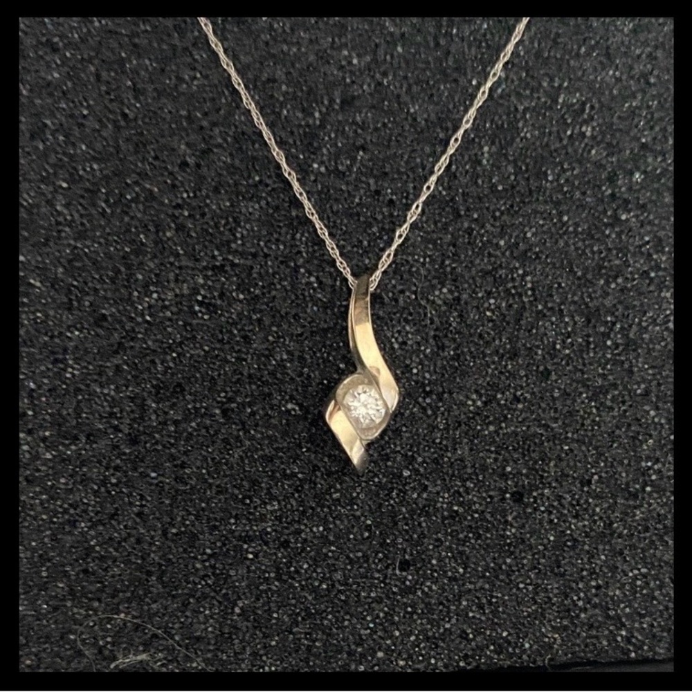 14k White Gold Genuine Diamond Pendant - Picture 2 of 6
